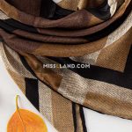روسری نخی پاییزه ارنیکا - مدل 8008 حاشیه قهوه ای