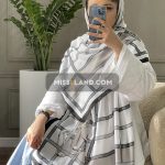 شال نخی چهارفصل ژیوان - مدل 2354 منگوله دار